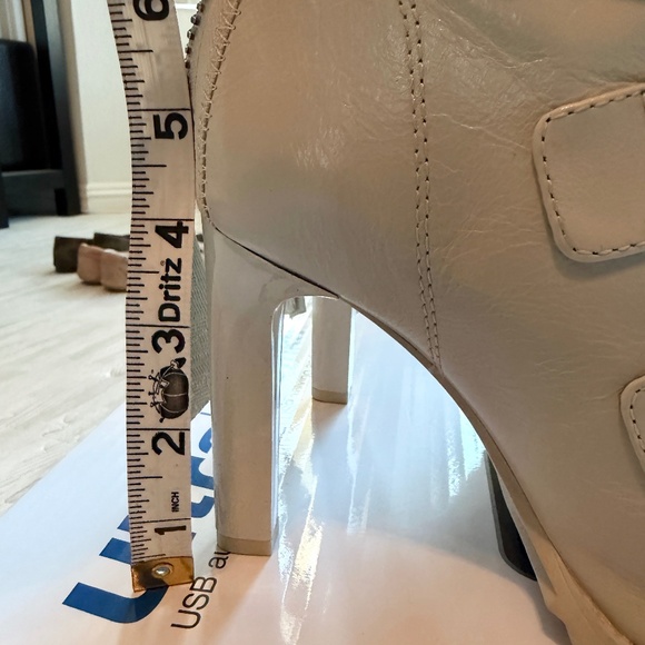 DKNY “Blake” cream, peep-toe lug sole booties, 5.5 - Picture 8 of 10